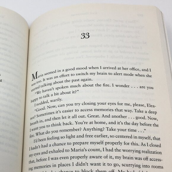 Eleanor Oliphant Is Completely Fine by Gail Honeyman Softbound Paperback Book - Picture 7 of 11